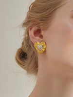Load image into Gallery viewer, Heart Edge Earrings