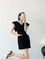 Load image into Gallery viewer, Oversized Collar Pocket Dress in Black