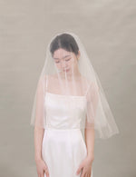 Load image into Gallery viewer, Classic Wedding Veil - Mid