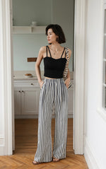 Load image into Gallery viewer, Padded Double Strap Cami Top in Black