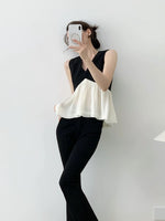 Load image into Gallery viewer, Empire Cut Flutter Top in Black/White