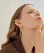 Load image into Gallery viewer, Loop Drop Pearl Earrings