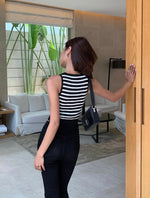 Load image into Gallery viewer, High Rise Split Hem Trumpet Jeans in Black