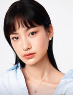 Load image into Gallery viewer, Horseshoe Pearl Diamante Necklace