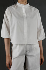 Load image into Gallery viewer, Cotton Poplin Blouson Sleeve Shirt in White