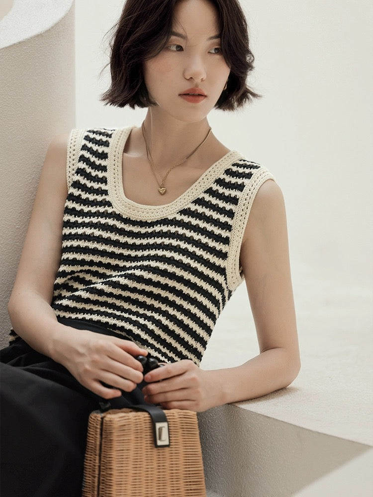Knitted Striped Top in Black/Cream