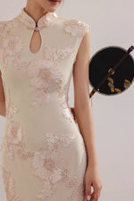 Load image into Gallery viewer, Floral Quilling Cheongsam in Cream
