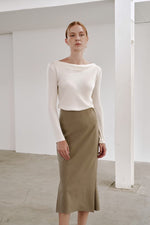 Load image into Gallery viewer, Korean Shush Boatneck Blouse in Cream