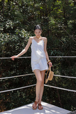 Load image into Gallery viewer, Cotton Line Shorts in White