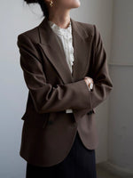 Load image into Gallery viewer, Curve Hem Relaxed Blazer in Brown