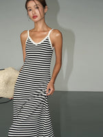 Load image into Gallery viewer, Striped Scallop Knit Dress in Black/White