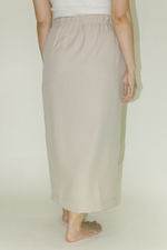 Load image into Gallery viewer, Japanese Twill Pocket Wrap Skirt in Oat