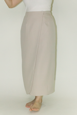 Load image into Gallery viewer, Japanese Twill Pocket Wrap Skirt in Oat