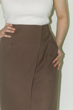 Load image into Gallery viewer, Japanese Twill Pocket Wrap Skirt in Brown