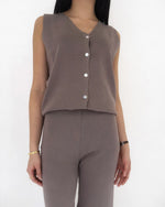 Load image into Gallery viewer, Oslo Knit Cedar Top in Grey Brown