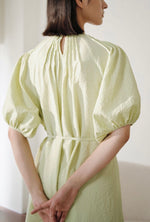 Load image into Gallery viewer, 2-Way Seersucker Puff Sleeve Maxi Dress in Lime