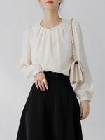 Load image into Gallery viewer, Pankou Button Long Sleeve Blouse in Cream