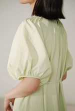 Load image into Gallery viewer, 2-Way Seersucker Puff Sleeve Maxi Dress in Lime