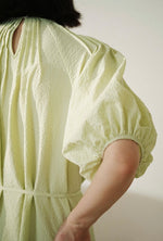 Load image into Gallery viewer, 2-Way Seersucker Puff Sleeve Maxi Dress in Lime