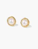 Load image into Gallery viewer, Gold Pearl Edge Stud Earrings