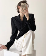 Load image into Gallery viewer, Huelva Split Hem Jacket in Black