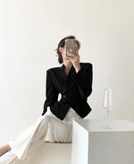 Load image into Gallery viewer, Huelva Split Hem Jacket in Black