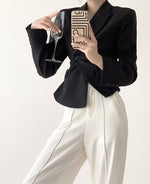 Load image into Gallery viewer, Huelva Split Hem Jacket in Black