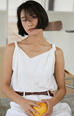 Load image into Gallery viewer, Twist Strap Cropped Top in White