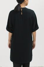 Load image into Gallery viewer, Loose Raglan Top in Black