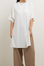 Load image into Gallery viewer, Loose Raglan Top in Off White