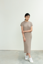 Load image into Gallery viewer, Textured Knit Midi Dress in Brown