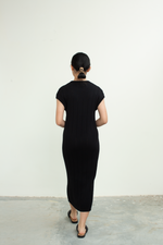 Load image into Gallery viewer, Textured Knit Midi Dress in Black