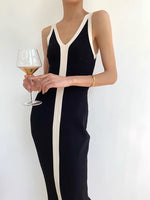 Load image into Gallery viewer, Contrast V Midi Dress- Black