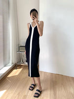 Load image into Gallery viewer, Contrast V Midi Dress- Black