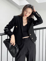 Load image into Gallery viewer, Burro Boxy Cropped Jacket in Black