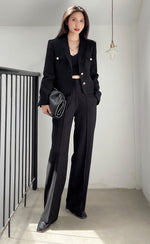 Load image into Gallery viewer, Burro Boxy Cropped Jacket in Black