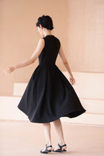 Load image into Gallery viewer, Classic Sleeveless Pocket Dress in Black