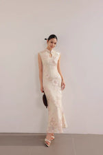 Load image into Gallery viewer, Floral Quilling Cheongsam in Cream
