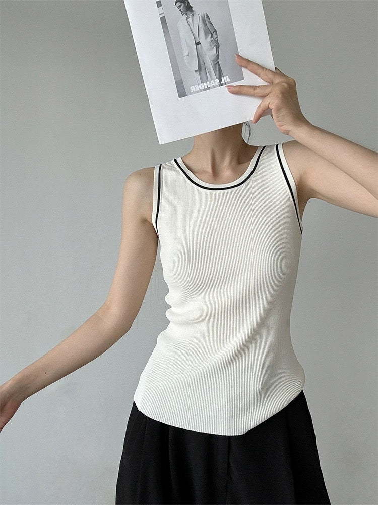 Light Knit Contrast Line Tank Top in Cream