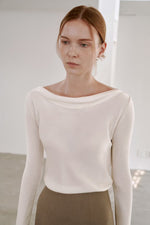 Load image into Gallery viewer, Korean Shush Boatneck Blouse in Cream
