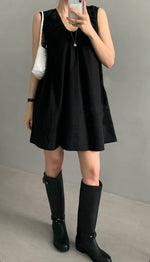 Load image into Gallery viewer, Korean Beotuh Flare Pocket Dress [2 Colours]

