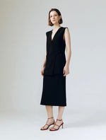 Load image into Gallery viewer, Helsey Tailored Vest in Black
