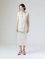 Load image into Gallery viewer, Helsey Tailored Vest in White
