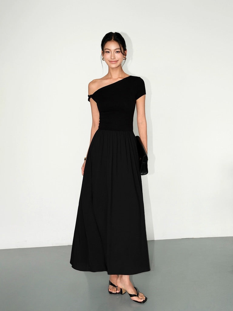 Toga Sleeve Pocket Maxi Dress in Black