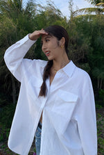 Load image into Gallery viewer, Linen Blend Double Pocket Shirt in White
