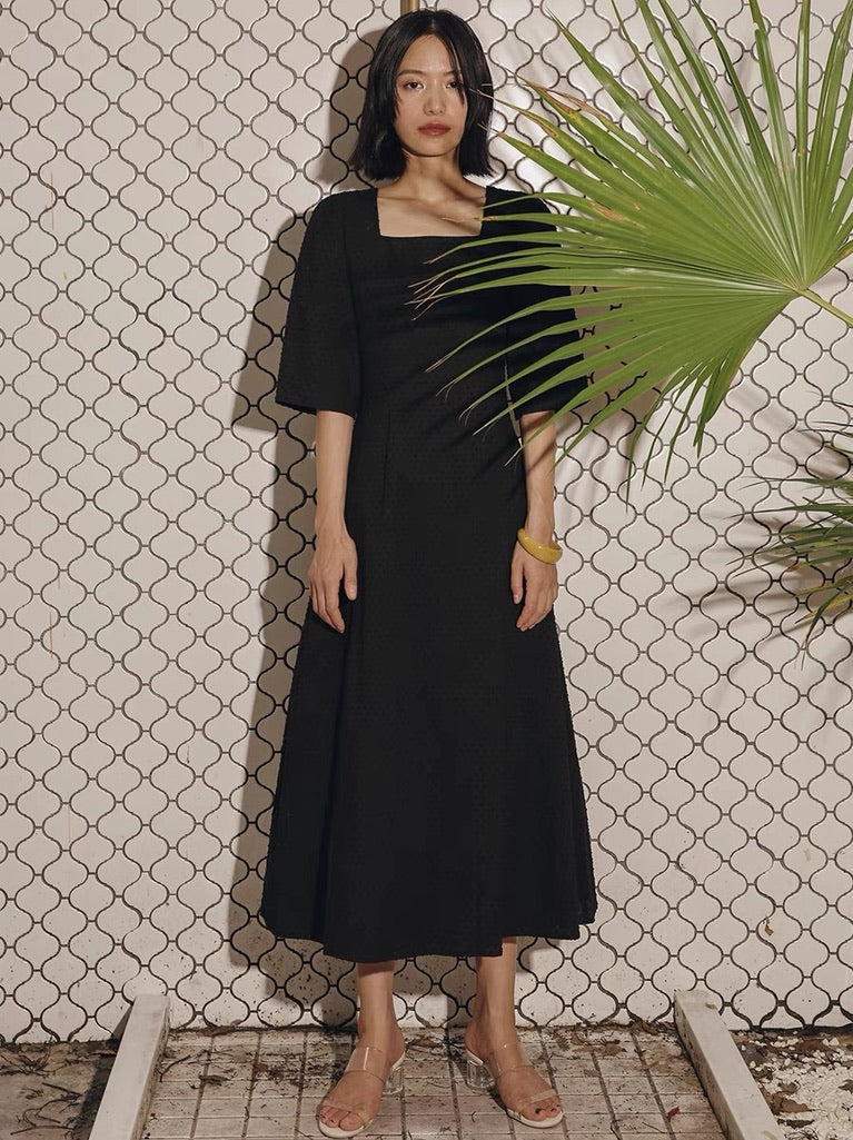 Tailored Flare Midi Dress in Black