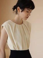 Load image into Gallery viewer, Pleat Structured Shoulder Top in Cream
