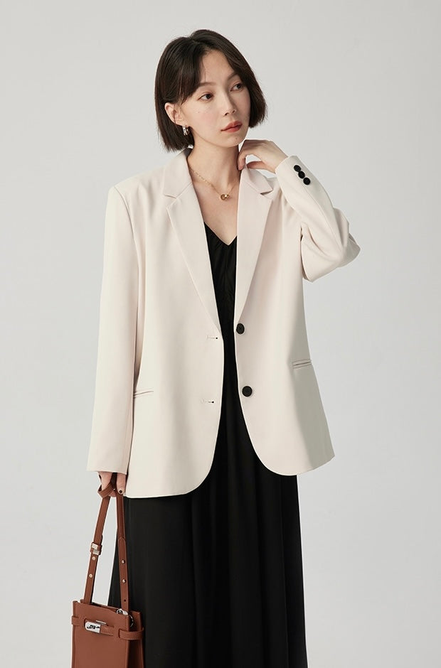 Classic Relaxed Blazer in Cream