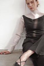 Load image into Gallery viewer, Korean Bilte Tailored Peplum Sleeveless Top [2 Colours]
