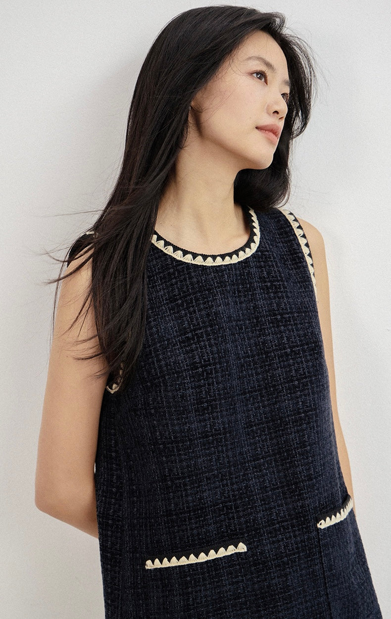 Tweed Pocket Edge Shift Dress in Black